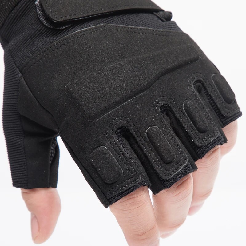 Guanti tattici da esterno Guan - Outdoor Sport Name recensione e prezzo