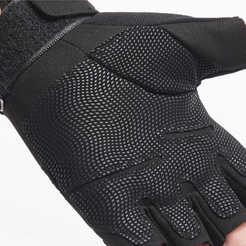 Guanti tattici da esterno Guan - Outdoor Sport Name recensione e prezzo